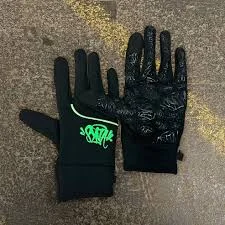 SYNA TRACE GREEN GLOVES